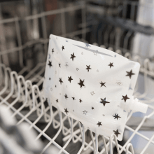 Reusable food pouch for babies with stars design in dishwasher, easy to clean, BPA-free weaning product from Zyan