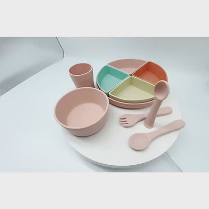 Video of All items of the ZYAN Silicone Weaning Feeding Set arranged neatly with colourful divided plate, bowl and utensils.